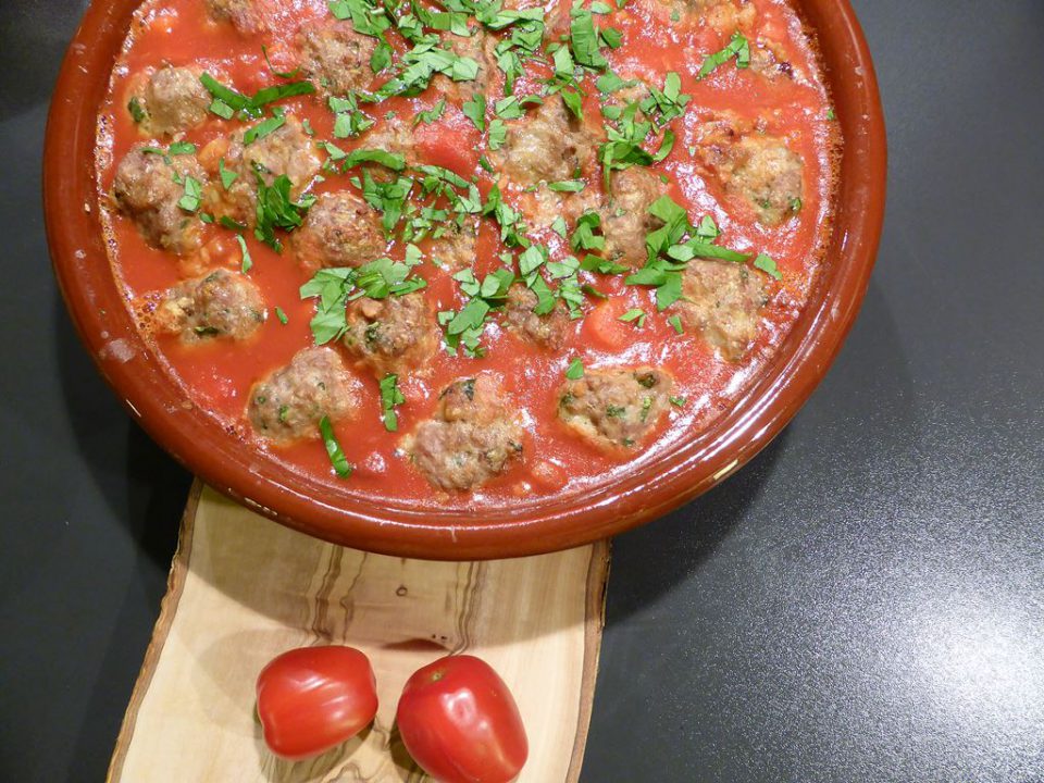 Spanische Hackbällchen mit Tomatensauce