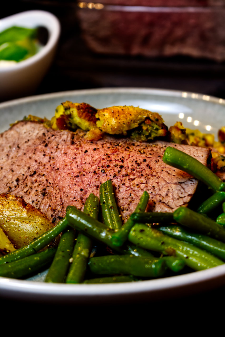 Rezept für Roastbeef mit Kräuterkruste - meat meets me