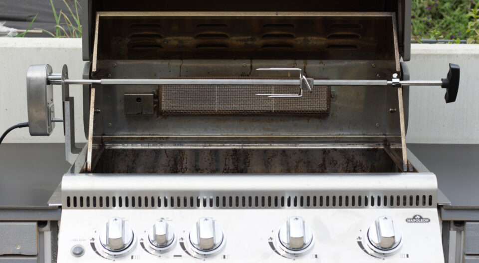 Grillen mit Drehspiess ausrichten